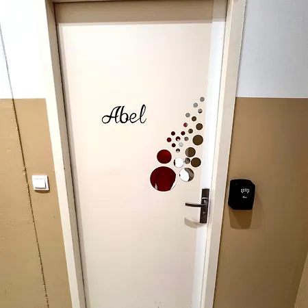 Abel & Octave - Gare - St Bruno *